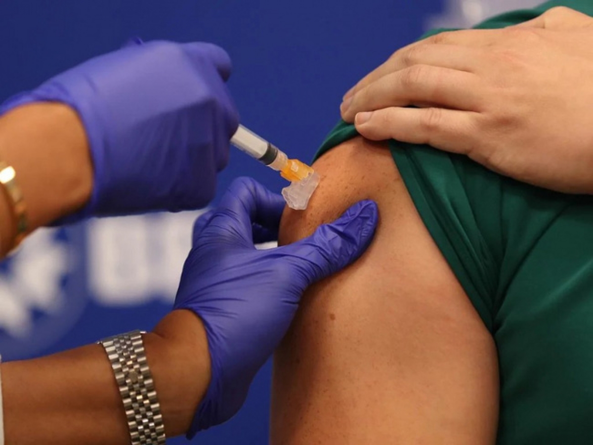 Australia khuyến cáo rút ngắn khoảng cách giữa 2 mũi vaccine AstraZeneca